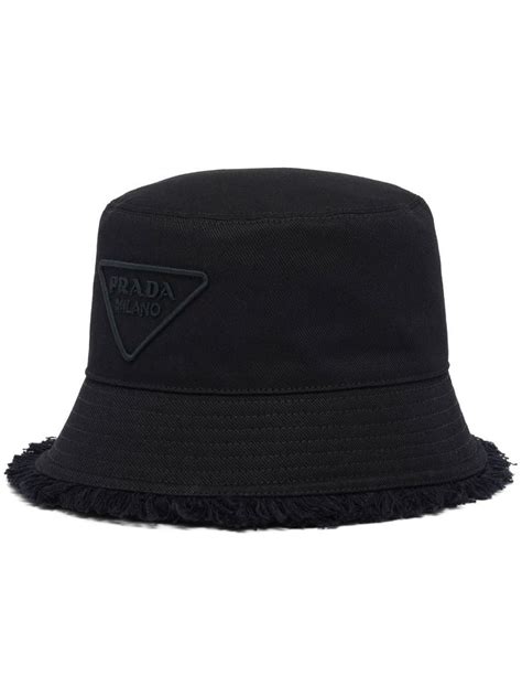 prada vissershoed